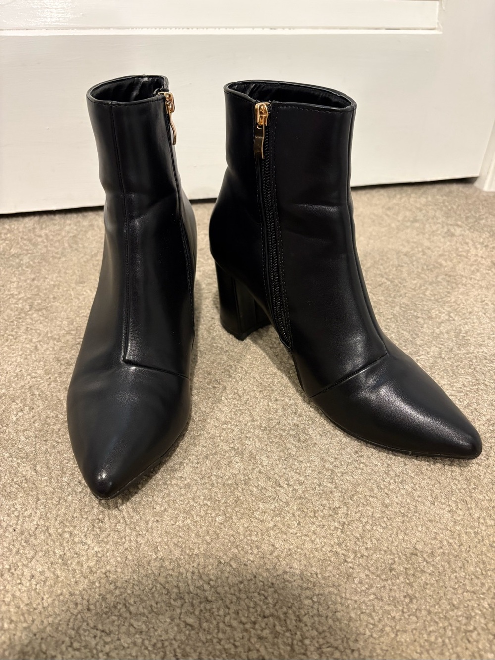Lulus Classic Black Pointed Toe Ankle Boots with Side Zipper
